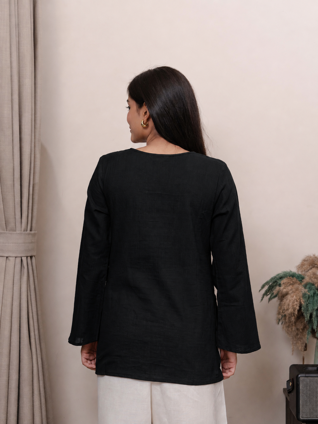Nyra – Black Square Neck Kurti